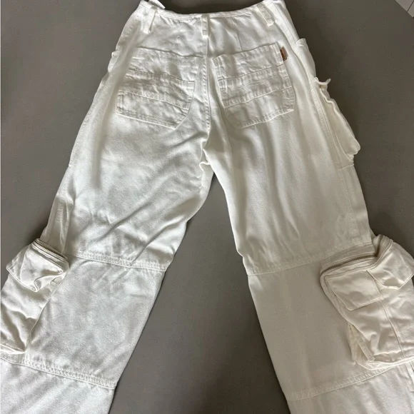 Retrofete White Cargo Pants
